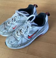 Nike Turnschuhe Größe 31 Sneakers Dart VI Schnäppchen Nordrhein-Westfalen - Ratingen Vorschau