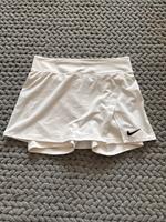 Nike Tennis Hosenrock weiß gr S neu Hessen - Kassel Vorschau