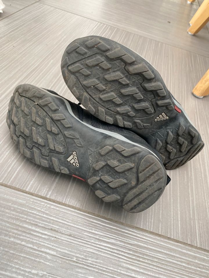 Adidas Terrex Wanderschuhe 33 Zwillinge in Düsseldorf