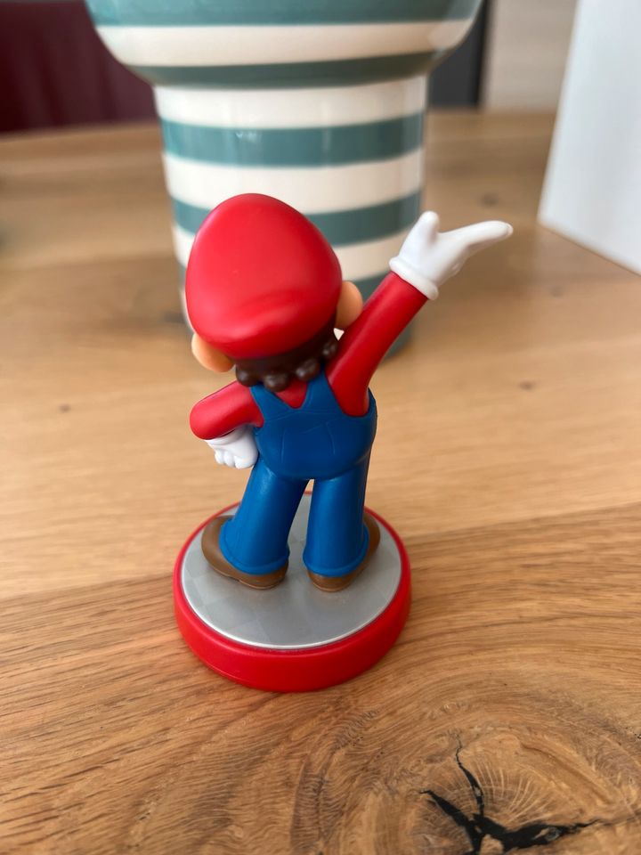 Nintendo Amiibo Super Mario Figur in Borken