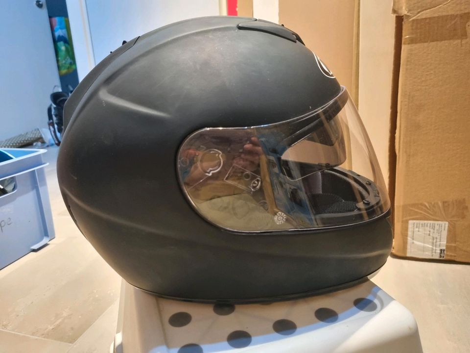 Motorrad Helm schwarz matt in Esslingen