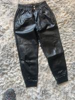 Kunstleder Hose S neu bershka Nordrhein-Westfalen - Nümbrecht Vorschau