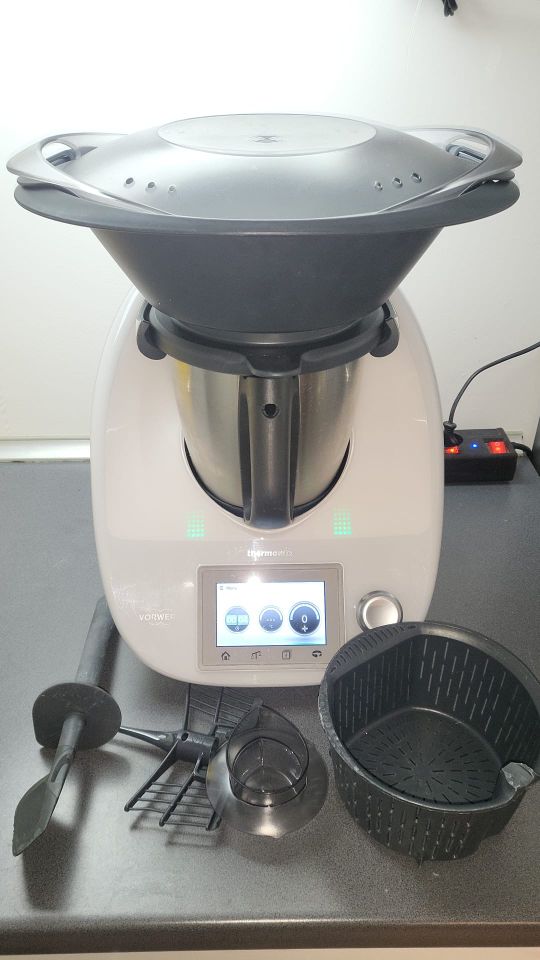 VORWERK Thermomix TM5 mit Zubehör - geprüft, sauber u. gepflegt in Mannheim