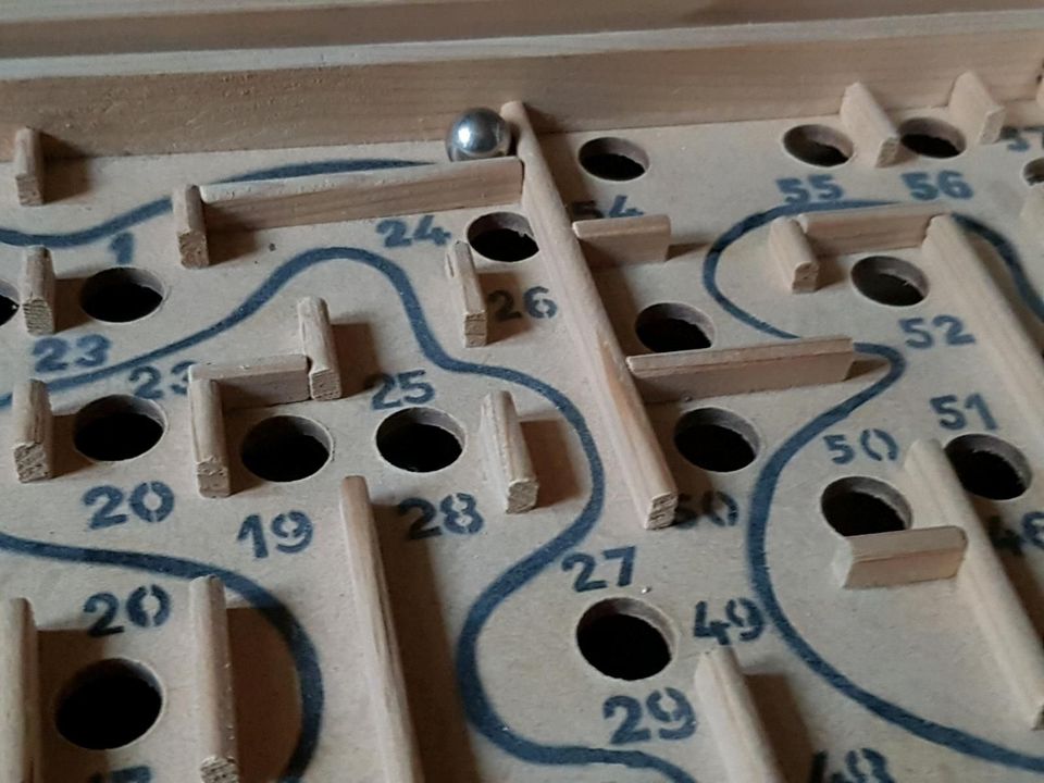Holzspiel Labyrinth mit Kugel Spielzeug Holzspielzeug in Hamburg