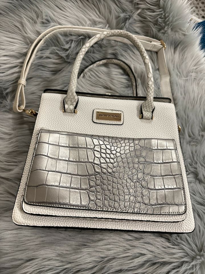 Handtasche weiß Silber neu von Pierre Cardin in Brühl