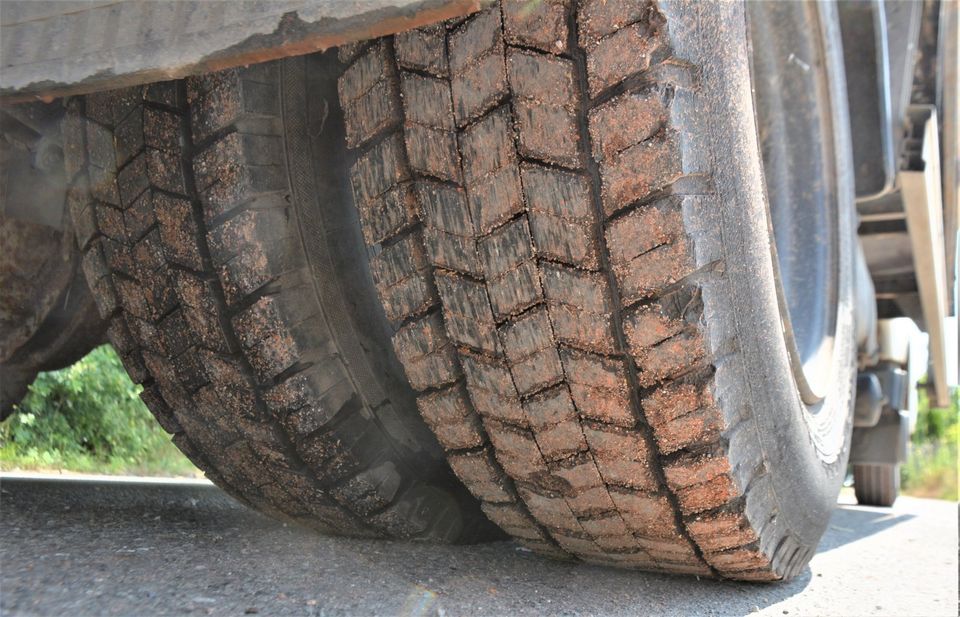 LKW 7,49t MAN VW-VOLKSWAGEN L80 PRITSCHE 175.038 Km 3-SITZER in Hessisch Oldendorf