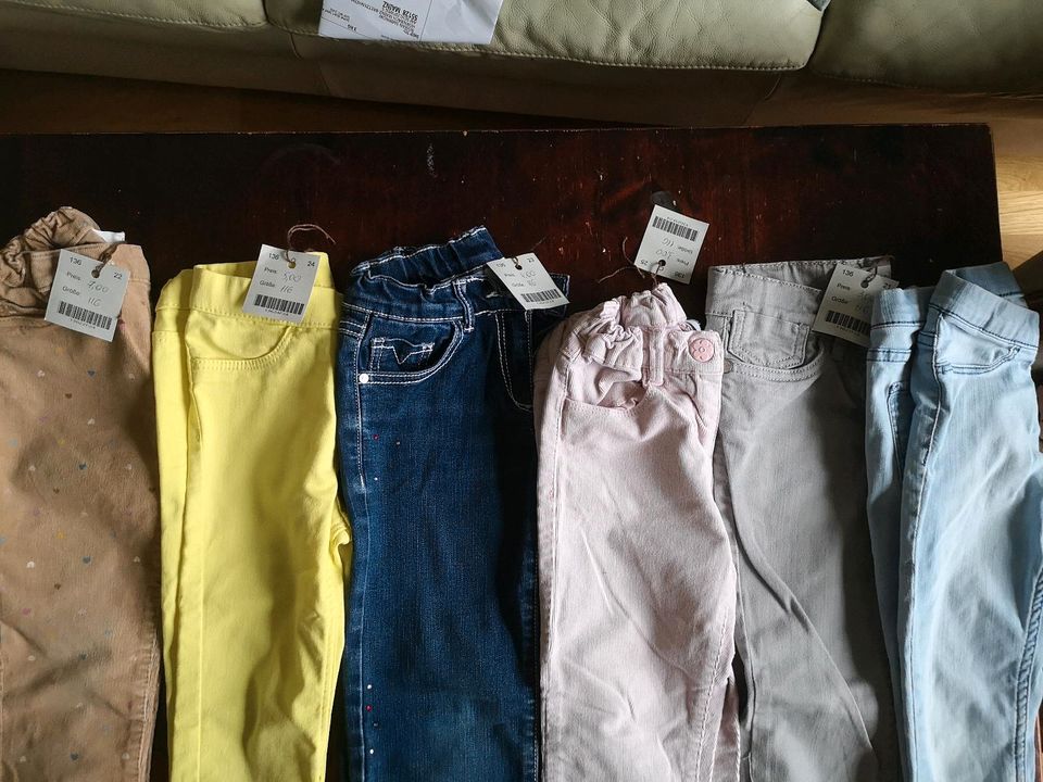 Kinderkleidung Größe 116 Sommerkleid, Hose, Jeans, T-shirts in Ober-Olm
