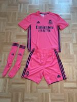 Original Real Madrid Trikot Set pink Gr.164 Top Zustand Baden-Württemberg - Crailsheim Vorschau