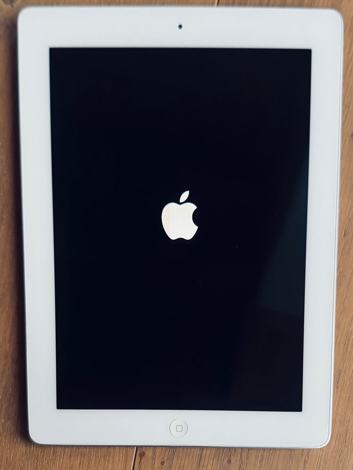 Apple iPad 3G 16GB weiß - 4. Generation in Hirschau