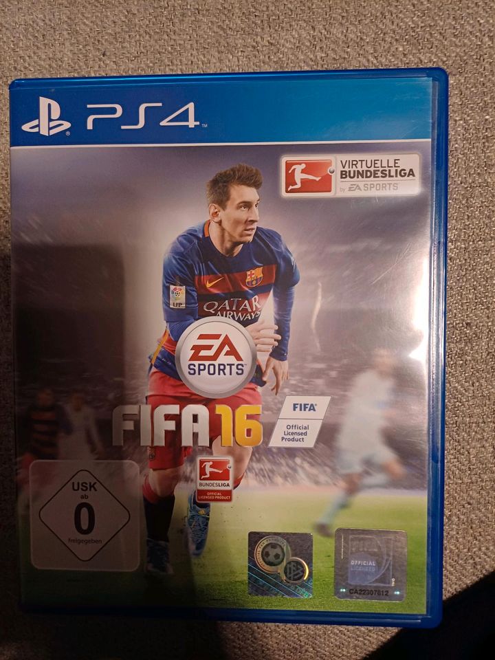 PS4 - Fifa 16 in Erbach