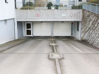 6 vermietete Tiefgaragenstellplätze in Leipzig, Paunsdorfer Allee 44 als Geldanlage zu erwerben. Leipzig - Paunsdorf Vorschau