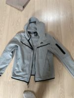 Nike tech fleece M auch in schwarz vorhanden original !!!! Nordrhein-Westfalen - Düren Vorschau