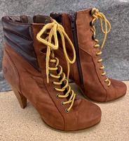 Bullboxer Highheel Stiefeletten Gr 38 Leder Wandsbek - Hamburg Bramfeld Vorschau