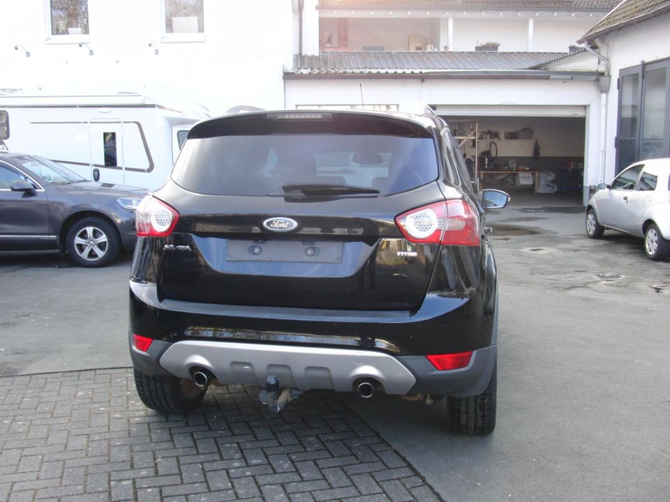 Ford Kuga 2.0 TDCI Titanium 4x4 Leder, Xenon in Lennestadt