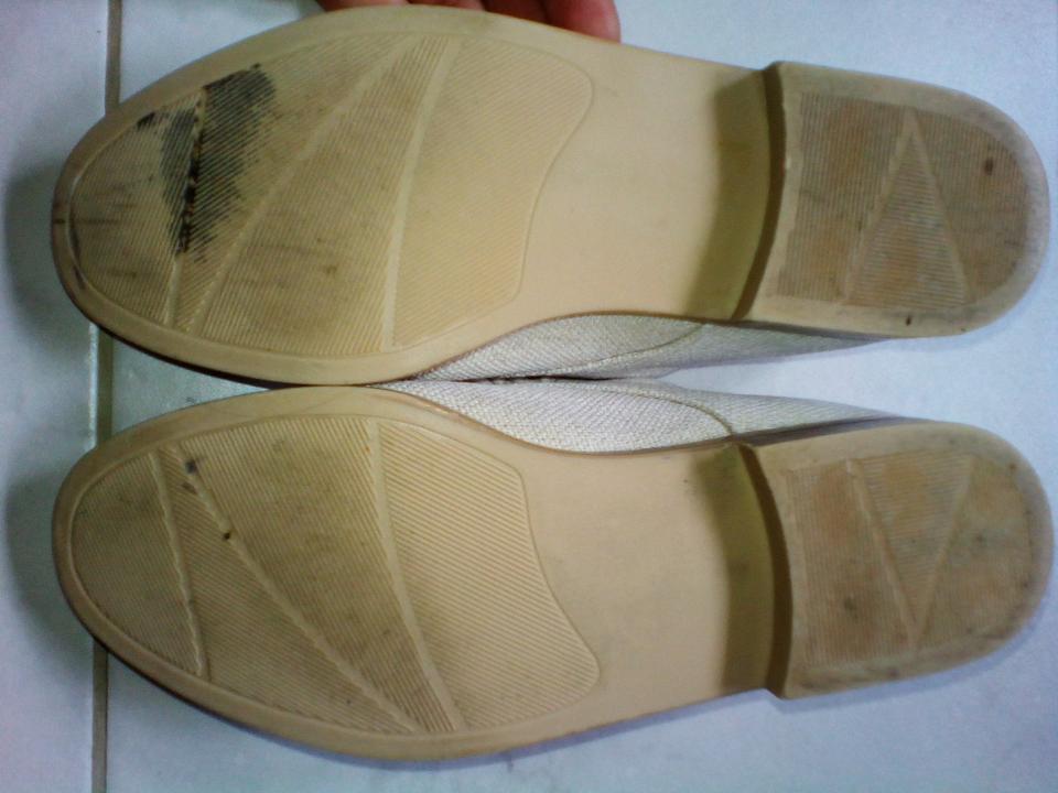 Schöne Leinenschuhe Gr. 37 in beige, reparaturbedürftig in Isenbüttel
