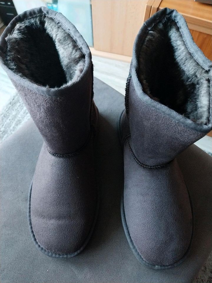 Damen Winter Stiefel 41 in Erfurt