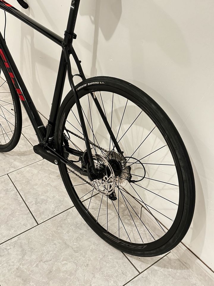 Rennrad FUJI Sportif 1.3 Disc schwarz in Witten