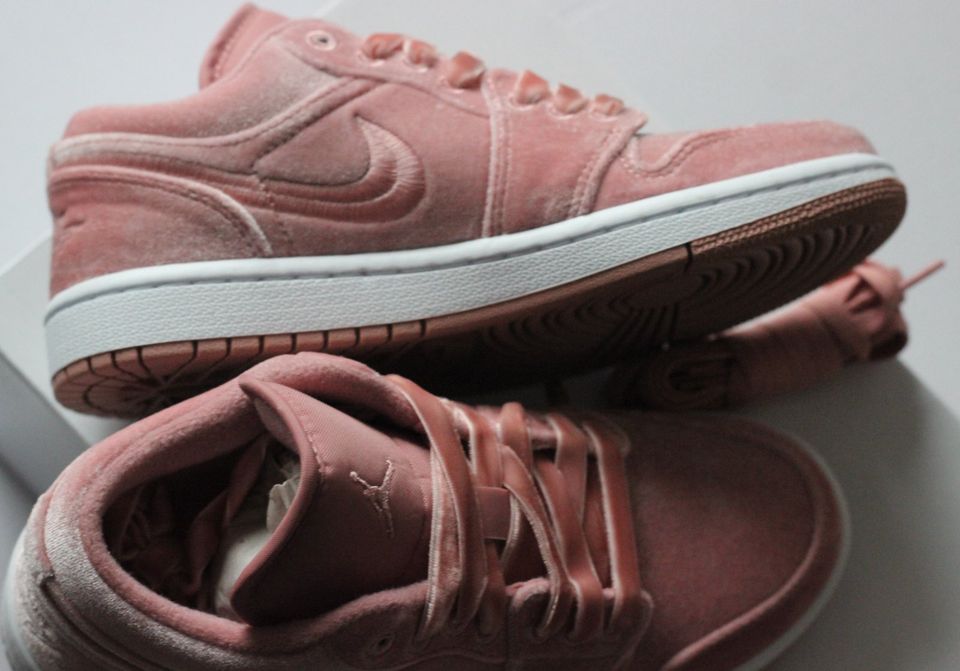 ✅Nike Air Jordan 1 Low SE Pink Velvet (W) EU 36 36,5 37,5 40 DS!✅ in Goch