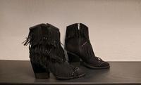 Stiefeletten Eyecatcher / Nieten und Fransen / Leder Gr.39 Hessen - Bad Vilbel Vorschau