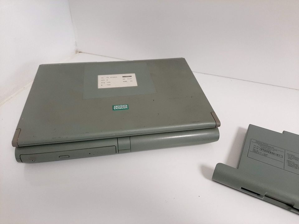 Vintage Notebook RAR Siemens NIXDORF TOP mit Externen Laufwerk in Stolpe