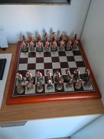 Historisches Schachbrett mit Cowboys und Indianer Figuren Hessen - Groß-Zimmern Vorschau
