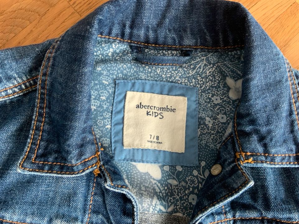 Abercrombie Kids Jeansjacke Jacke Jeans Gr 122/128 7/8 Jahre Blau in Olching