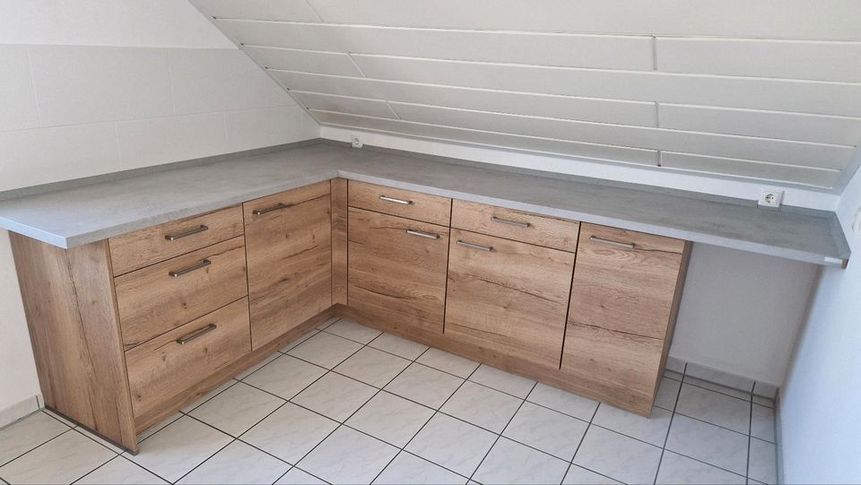 3-Zimmer DG Wohnung (85m²) inkl. Einbauküche ab sofort zu vermiet in Buseck