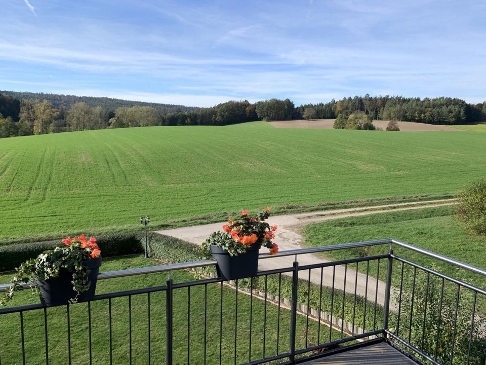 Modernes Zuhause mit Ruhegarantie und Weitblick! in Seßlach