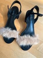 Sandalen Zara mit Fell Größe 38 Hamburg-Nord - Hamburg Uhlenhorst Vorschau