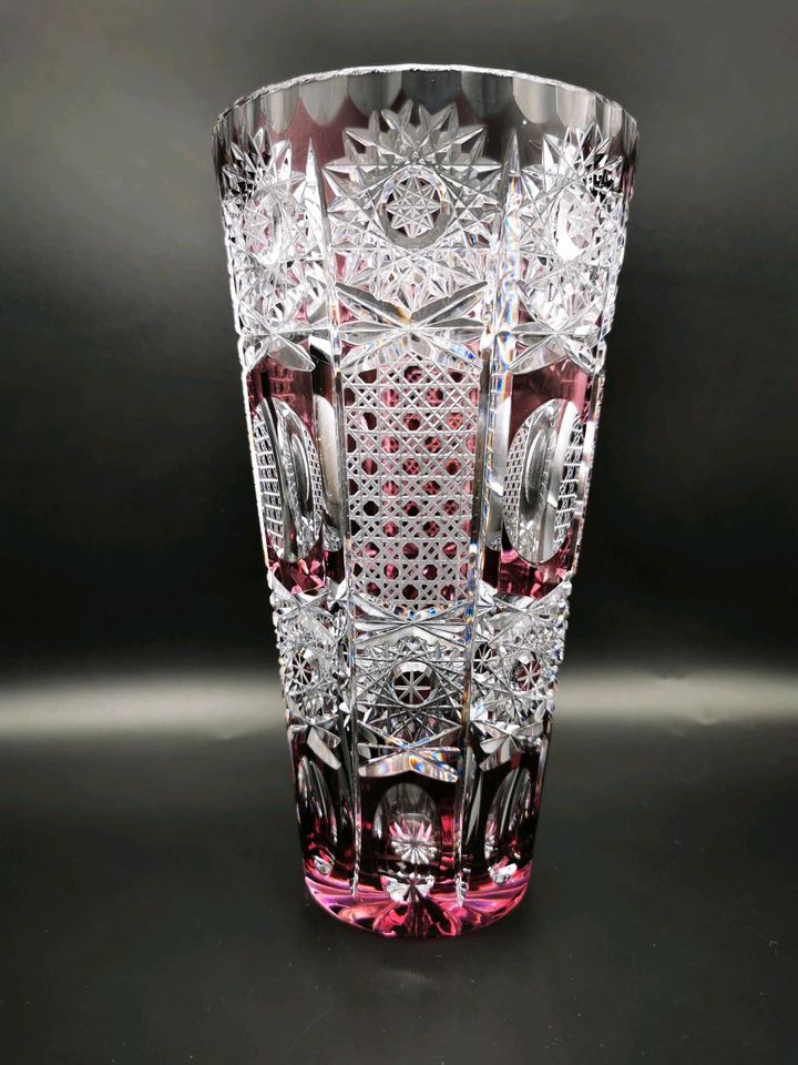 Kristallglas Vase Rot Blumenvase Überfang Römer-Glas Alt Antik in Herne