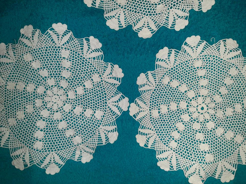 3x kleine runde Decken Handarbeit ceyiz dantel isleme in Castrop-Rauxel