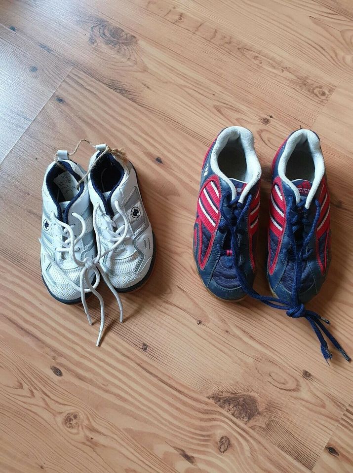 Turnschuhe/ Sportschule  Adidas (Gr.33)  + Alex (Gr.27) in Freden