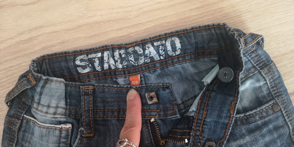 Jungen Jeans Shorts kurze Hose Staccato Gr. 128 in Kerpen