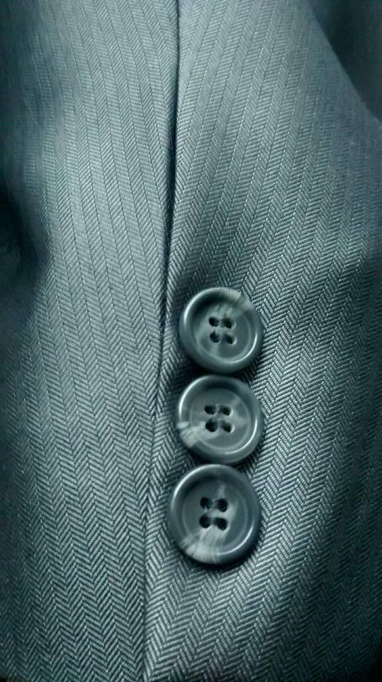 Herren Anzug  Gr. L Grau mit Kurzarm Hemd und Krawatte in Linsengericht