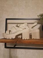 Absatzschuhe Gr 40 Creme Hochzeitschuhe Pumps Catwalk Bayern - Hammelburg Vorschau