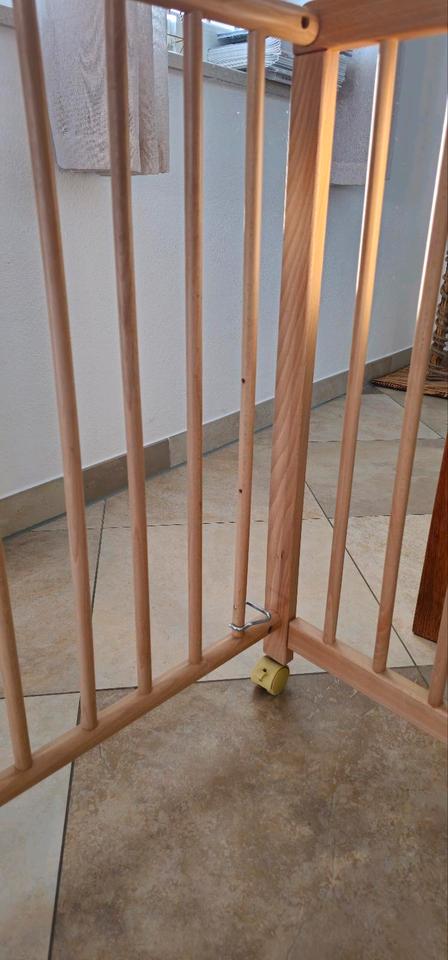 Laufstall Geuther 1m x 1m mit Matratze, Spannbettlaken, Einlage in Gangkofen