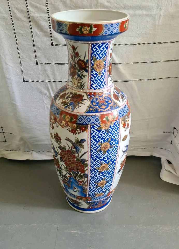 Chinesische Bodenvase Ming Dynastie, blau, handbemalt in Bad Wünnenberg