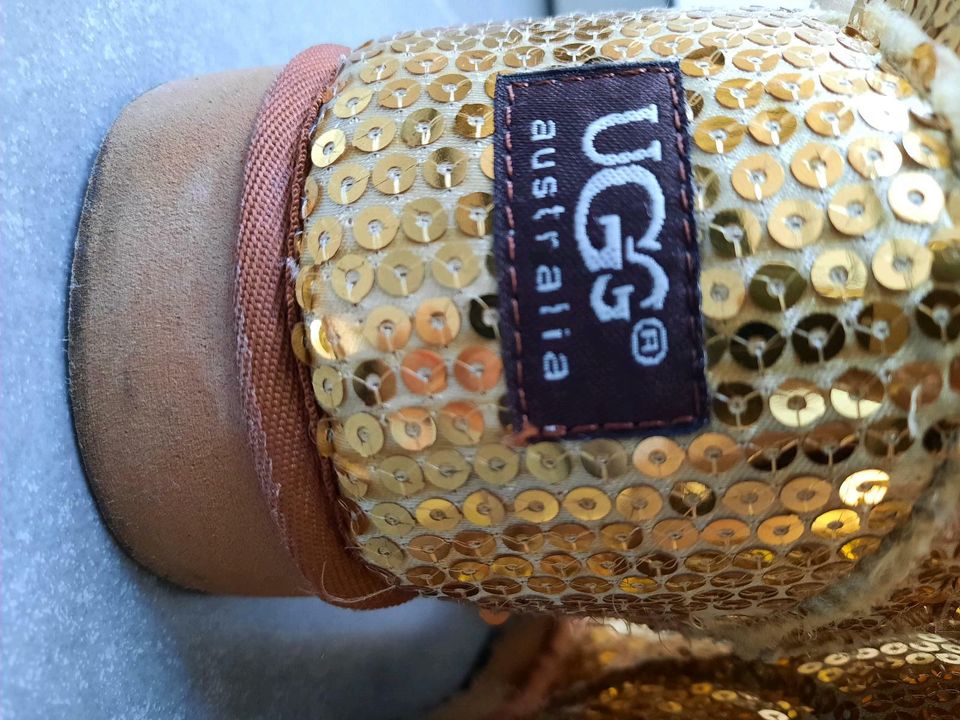 Ugg Stiefeletten Pailletten Gold in Aachen