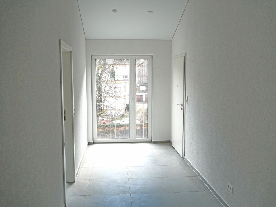 Attraktive Stadtwohnung mit Enzblick! 4-Zimmer, Balkon und Garage in Neuenbürg