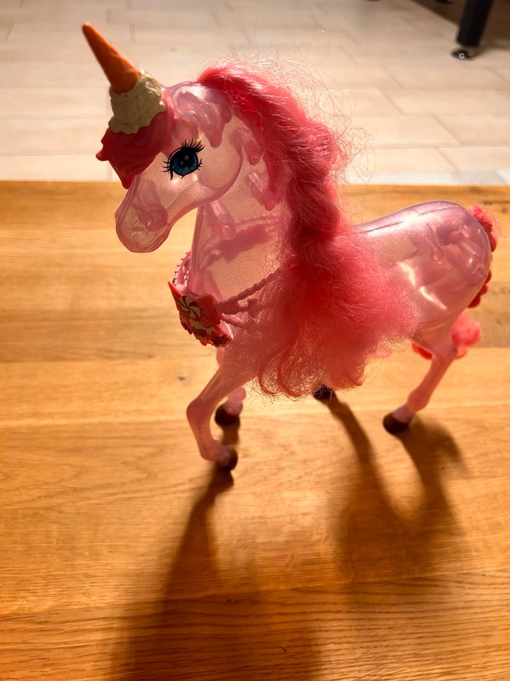 Barbie Pferd Einhorn in Uetze