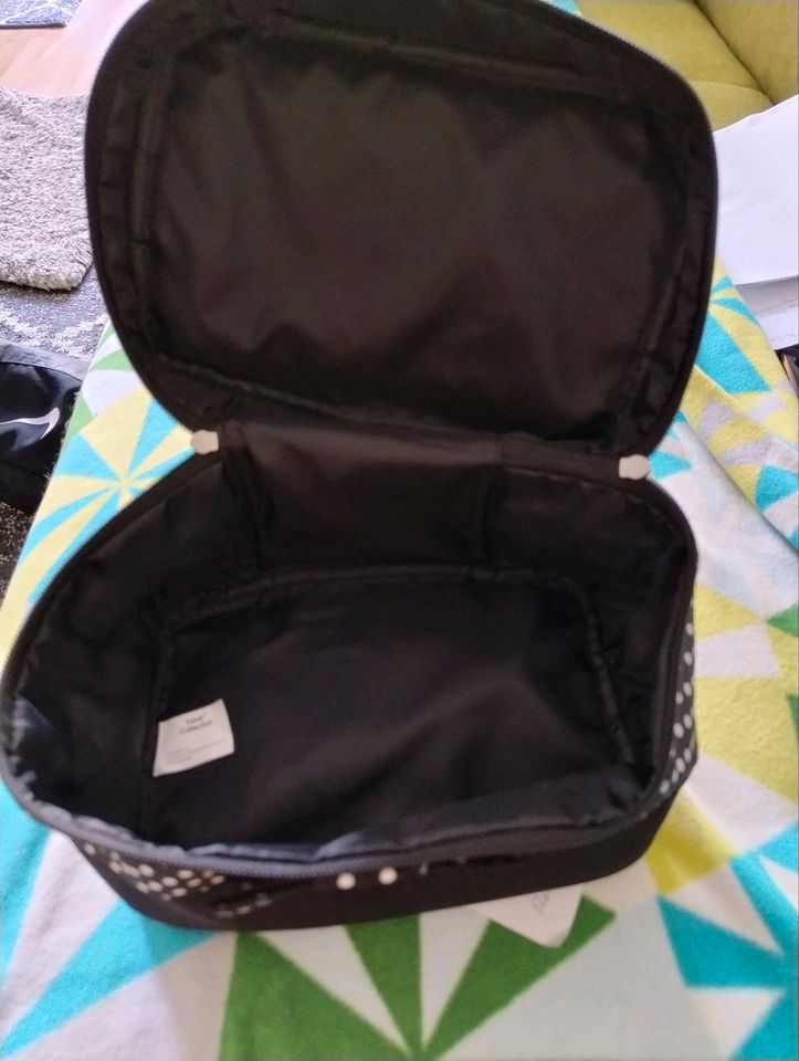 Beautycase Kosmetiktasche, schwarz, neu mit Etikett in Bremen