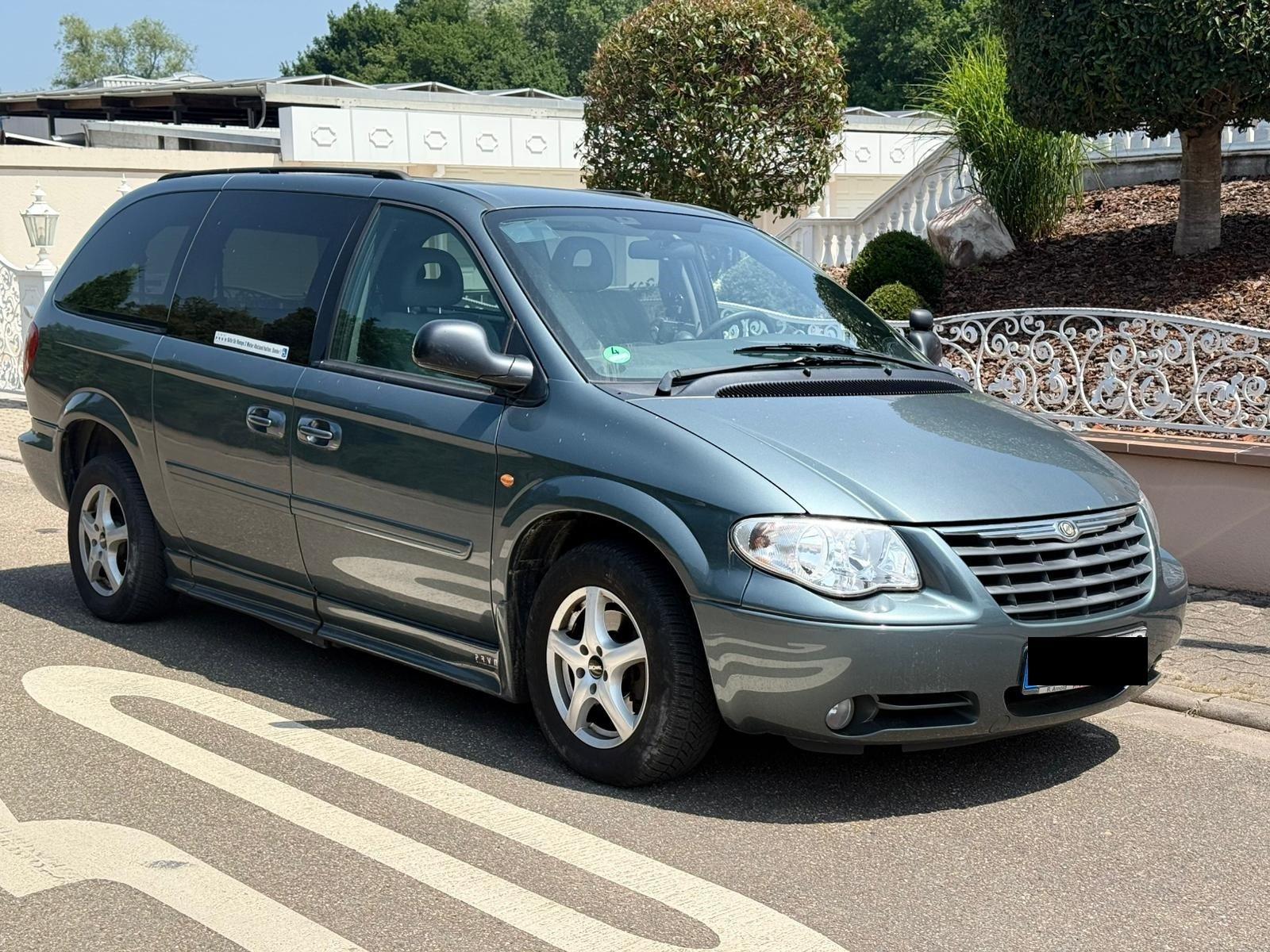 Abbildung des Autos Chrysler Voyager 2,8 CRD…