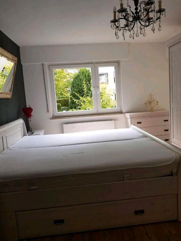 Bett + Bettkasten Massivholz weiß 180x200 OP war 1.200 € EILT in Fellbach