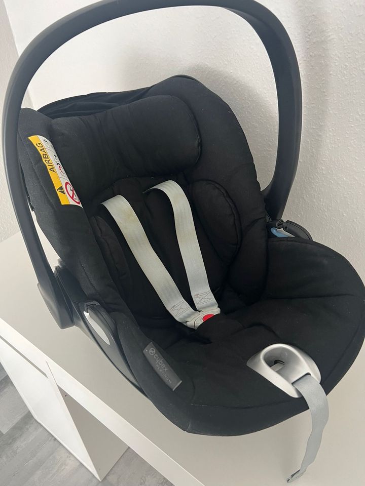 Cybex Babyschale in Berlin