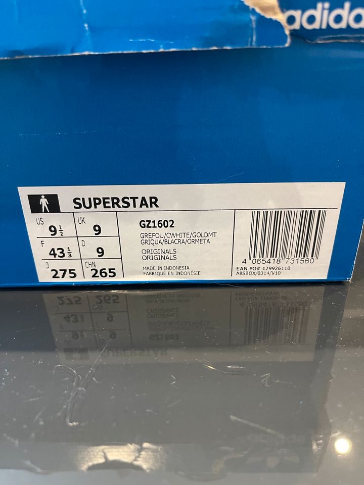 Adidas Superstar Neu Original 42-43 Sneaker in Essen