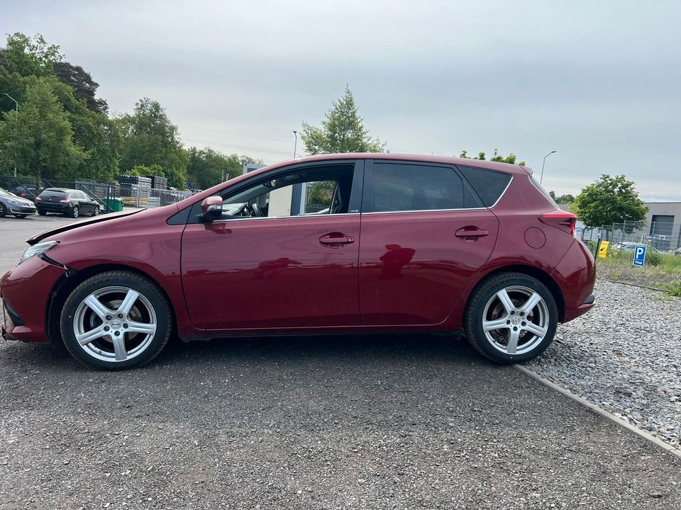 Toyota Auris Edition-S+ in Cottbus