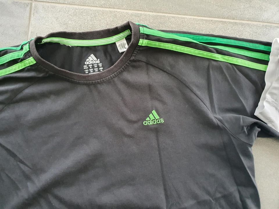 2 Stück Adidas Jungen T Shirt Gr. 176 in Braunschweig
