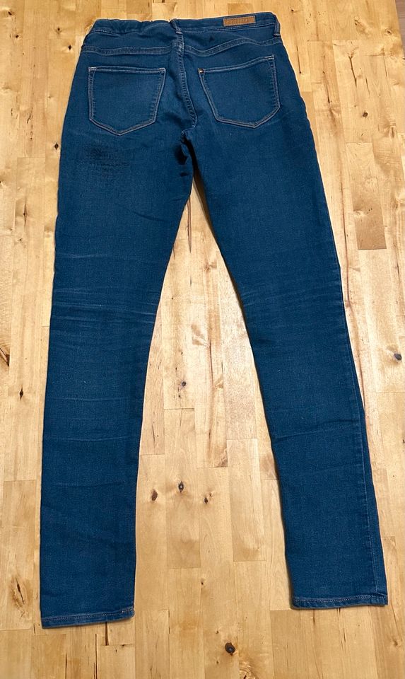 H&M super Skinny Fit Jeans Gr.152 in Berlin