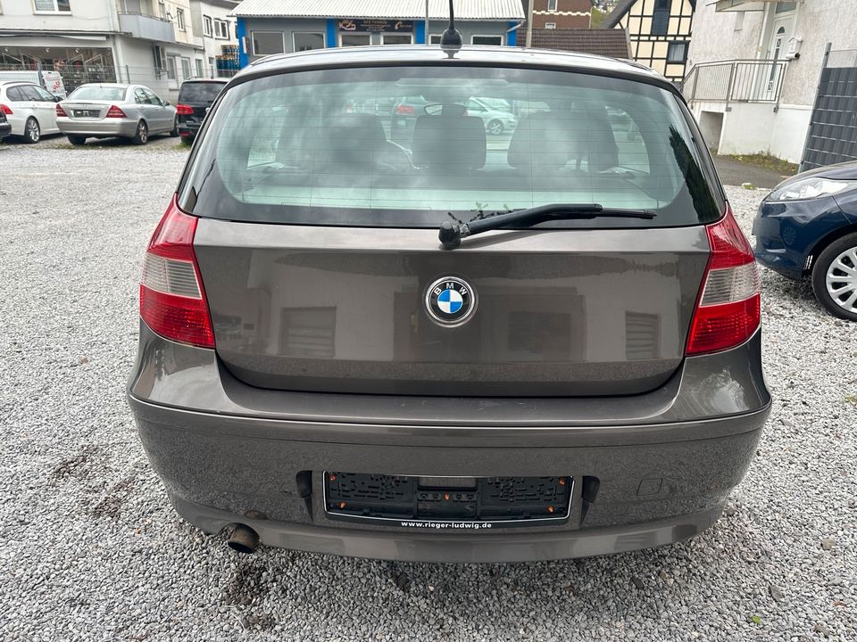 BMW 116i E87 Tüv Schiebedach Klima Steuerkette NEU!! in Siegen