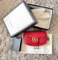 Gucci Marmont Super-Mini-Tasche Matelassé-Leder Hibiskusrot Hessen - Sulzbach Vorschau